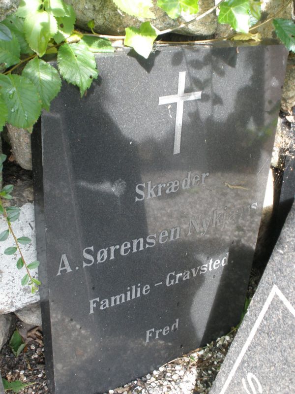 A. Soerensen Nykjaer's familiegravsted.JPG